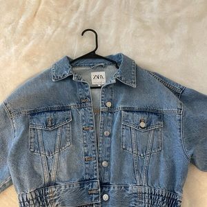 Zara Cropped Denim Jacket Women in size M